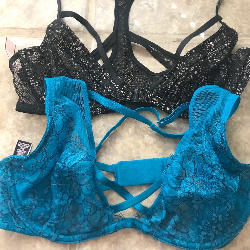 NWT Victorias Secret Very Sexy Unlined Bra Bundle 32C